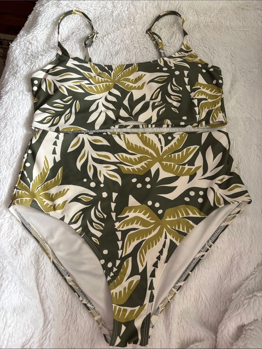 🌴OLD NAVY 2 PIECE BATHING SUIT-Large Top, Medium Bottom